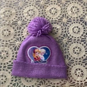 Disney “Frozen” Sisters Forever Winter Beanie Pre owned